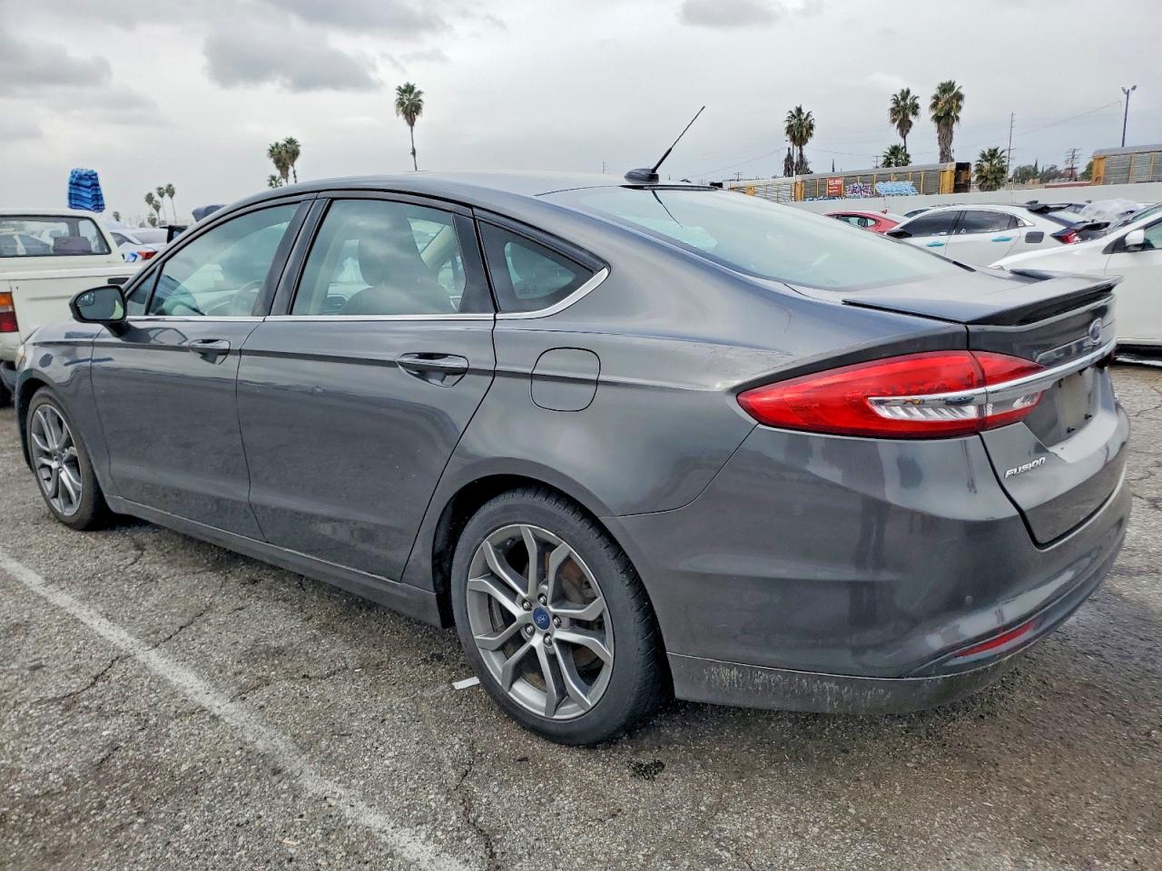 2017 FORD FUSION SE photo 2