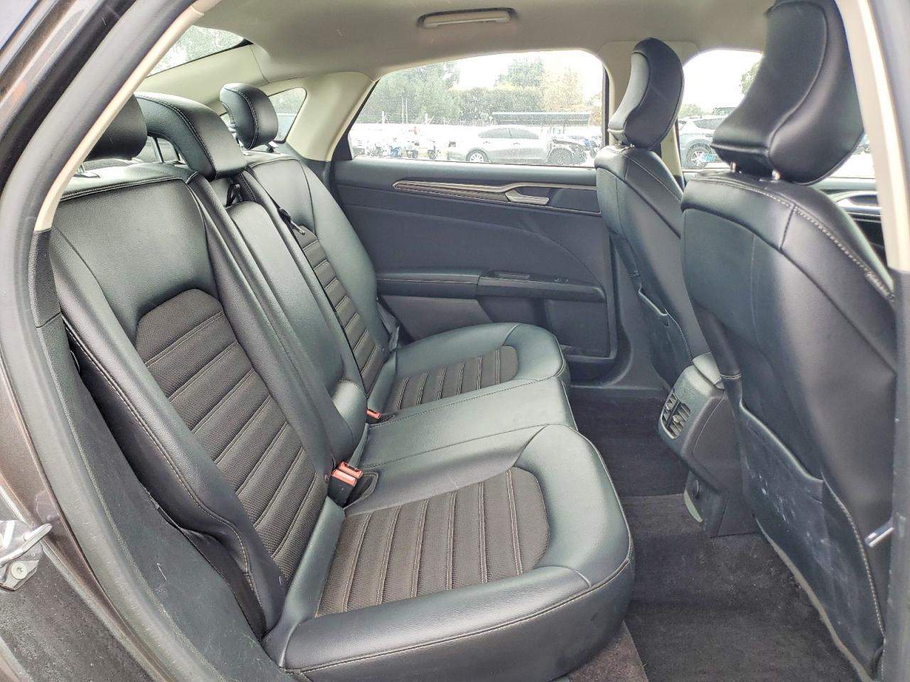 2017 FORD FUSION SE photo 10