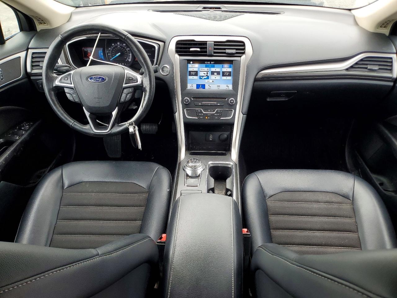 2017 FORD FUSION SE photo 8
