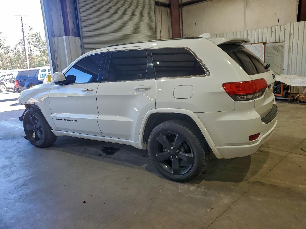 2015 JEEP GRAND CHEROKEE LAREDO photo 2