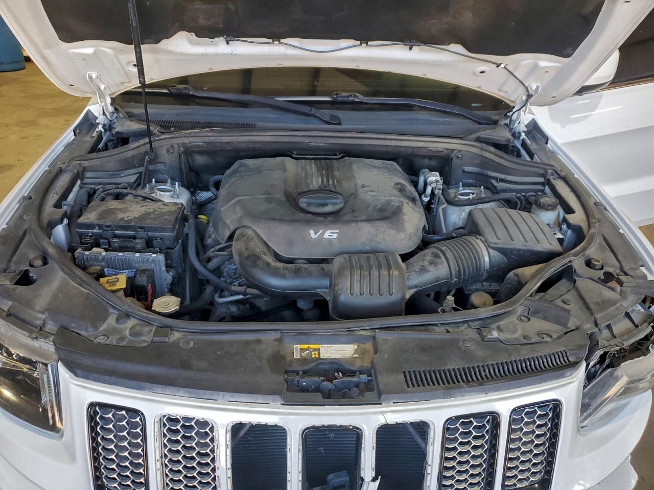 2015 JEEP GRAND CHEROKEE LAREDO photo 11