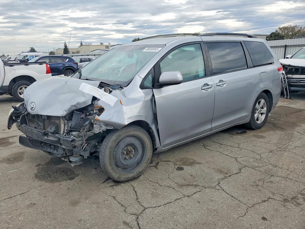 2013 TOYOTA SIENNA