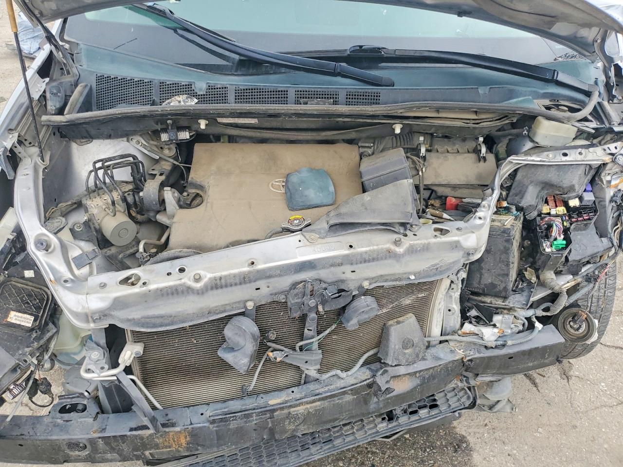 2013 TOYOTA SIENNA photo 12