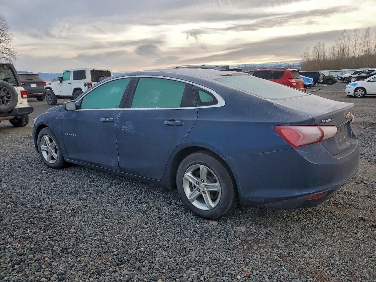 2022 CHEVROLET MALIBU LT photo 2