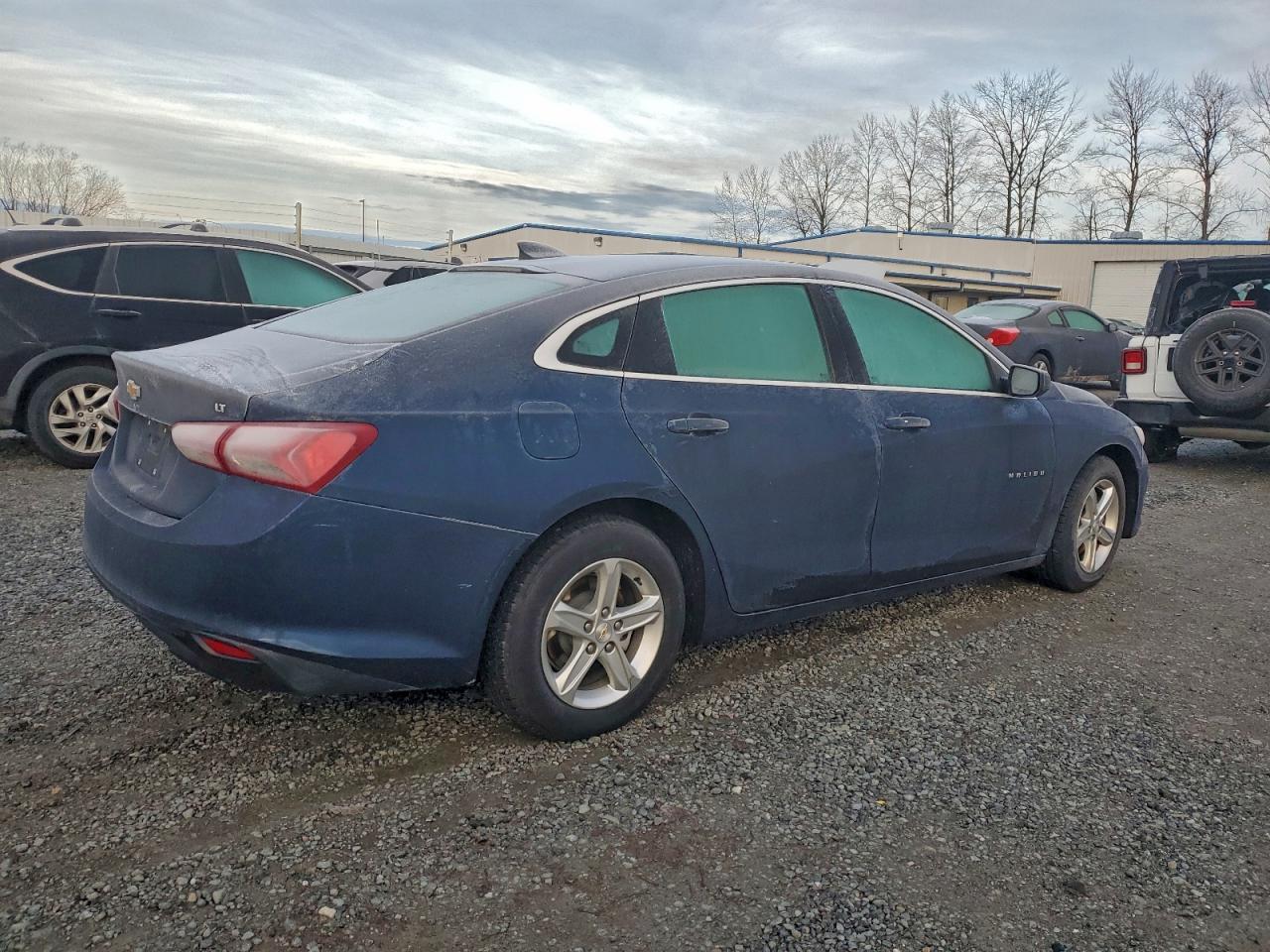 2022 CHEVROLET MALIBU LT photo 3