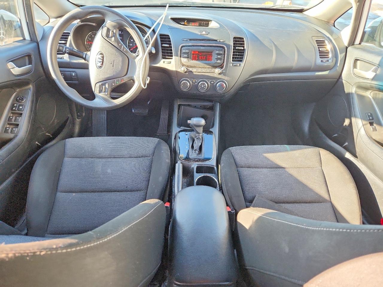 2017 KIA FORTE LX photo 8