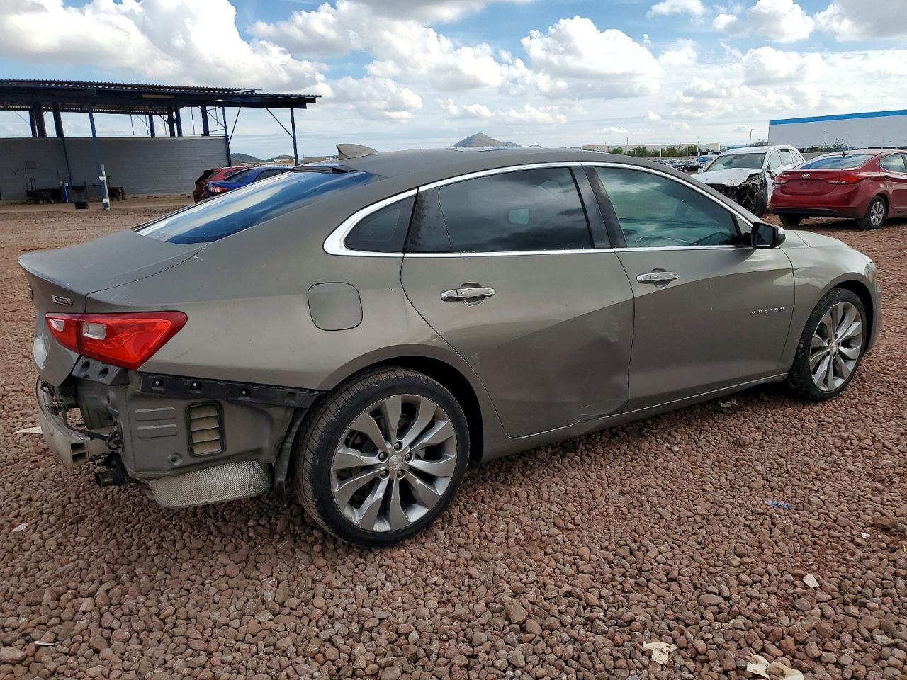 2018 CHEVROLET MALIBU PREMIER photo 3
