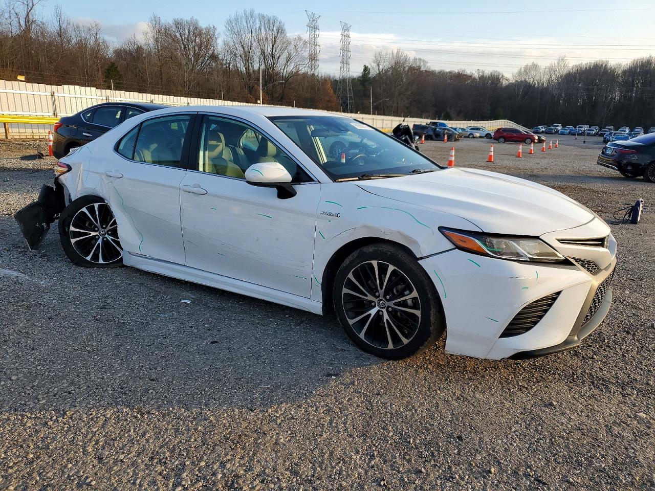 2020 TOYOTA CAMRY SE photo 4
