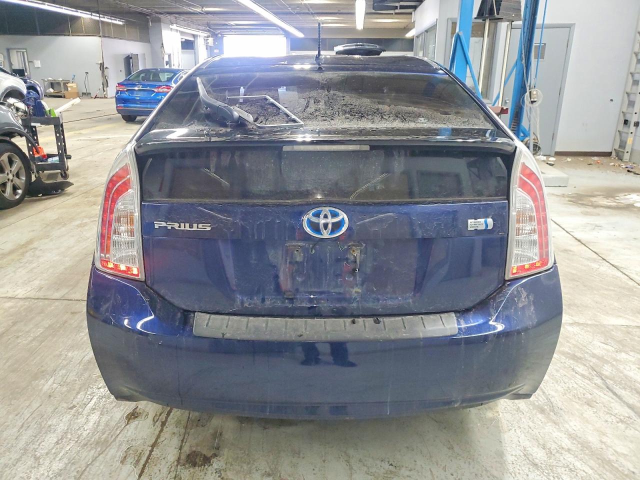2013 TOYOTA PRIUS photo 6