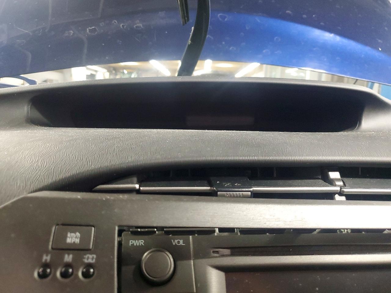 2013 TOYOTA PRIUS photo 9