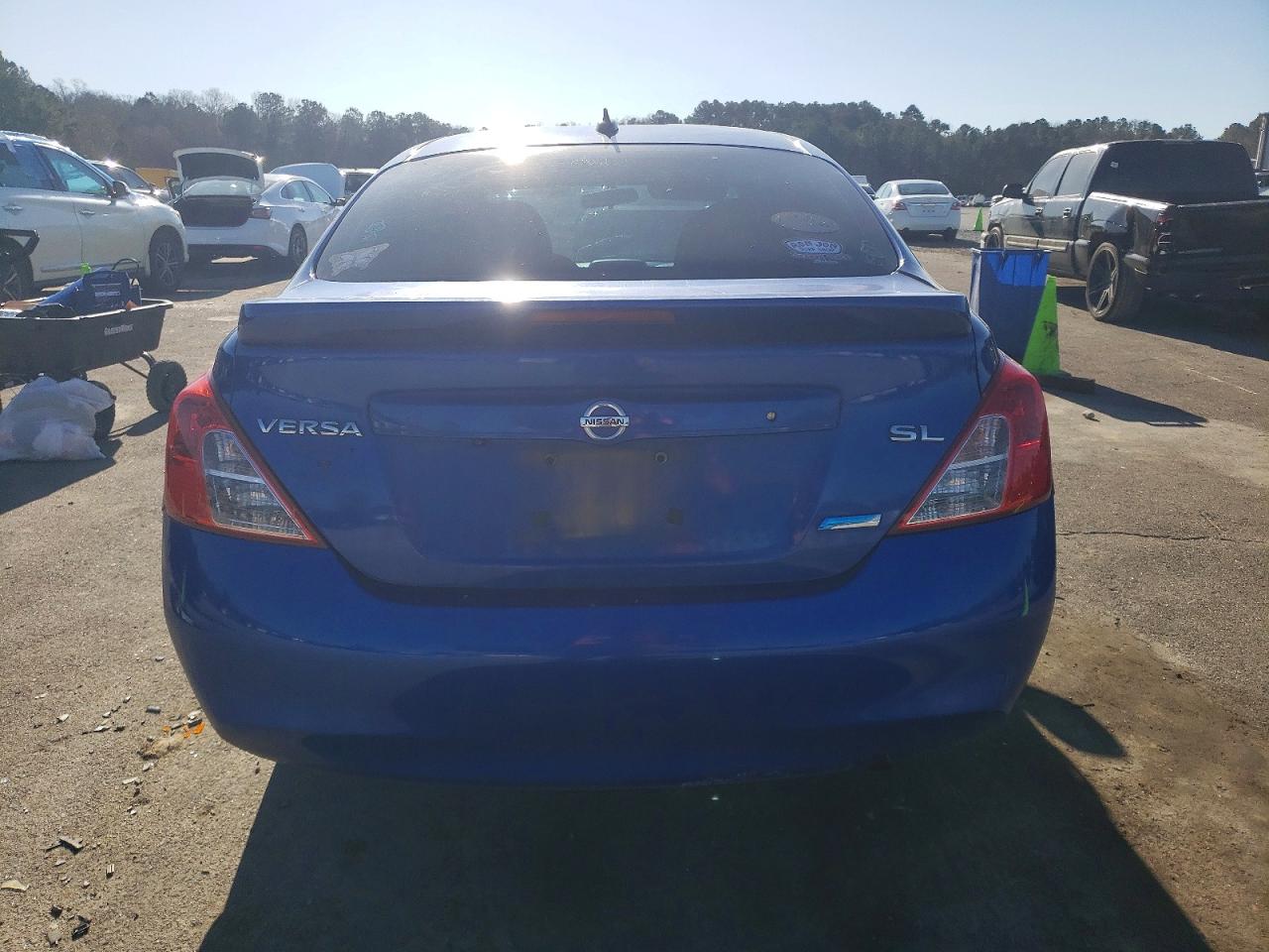 2014 NISSAN VERSA S photo 6