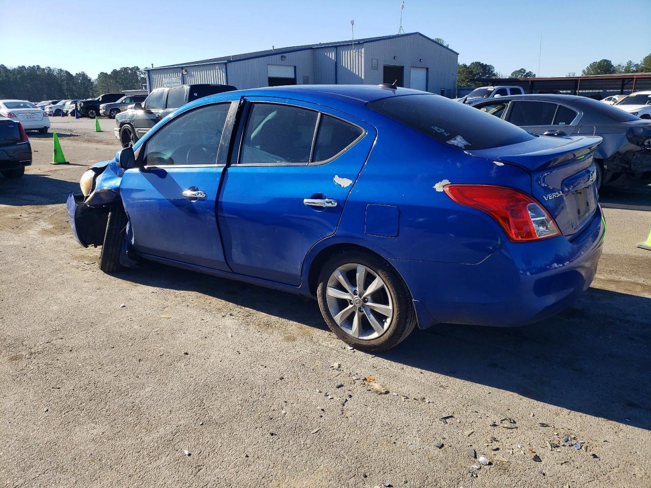 2014 NISSAN VERSA S photo 2