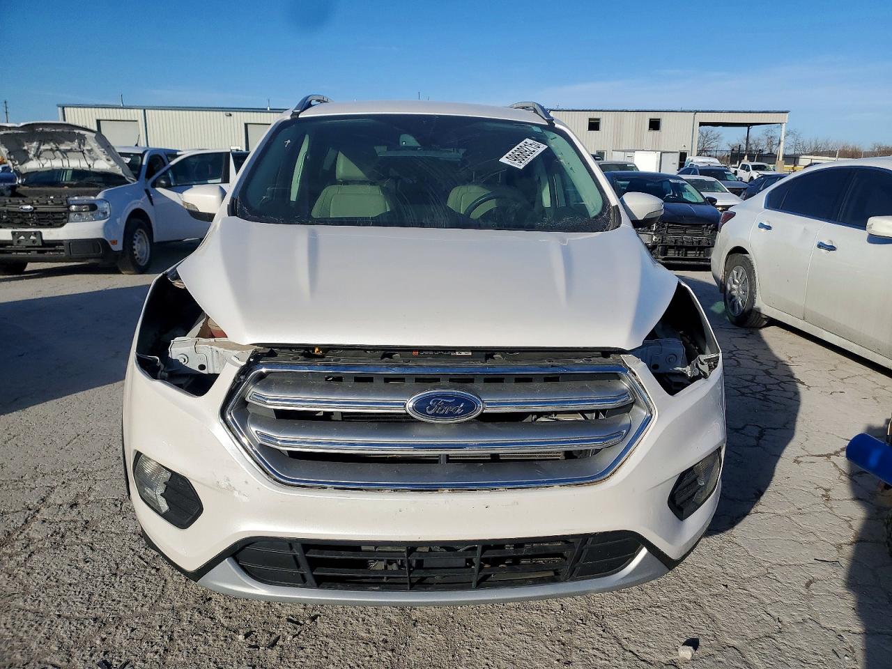 2017 FORD ESCAPE TITANIUM photo 5