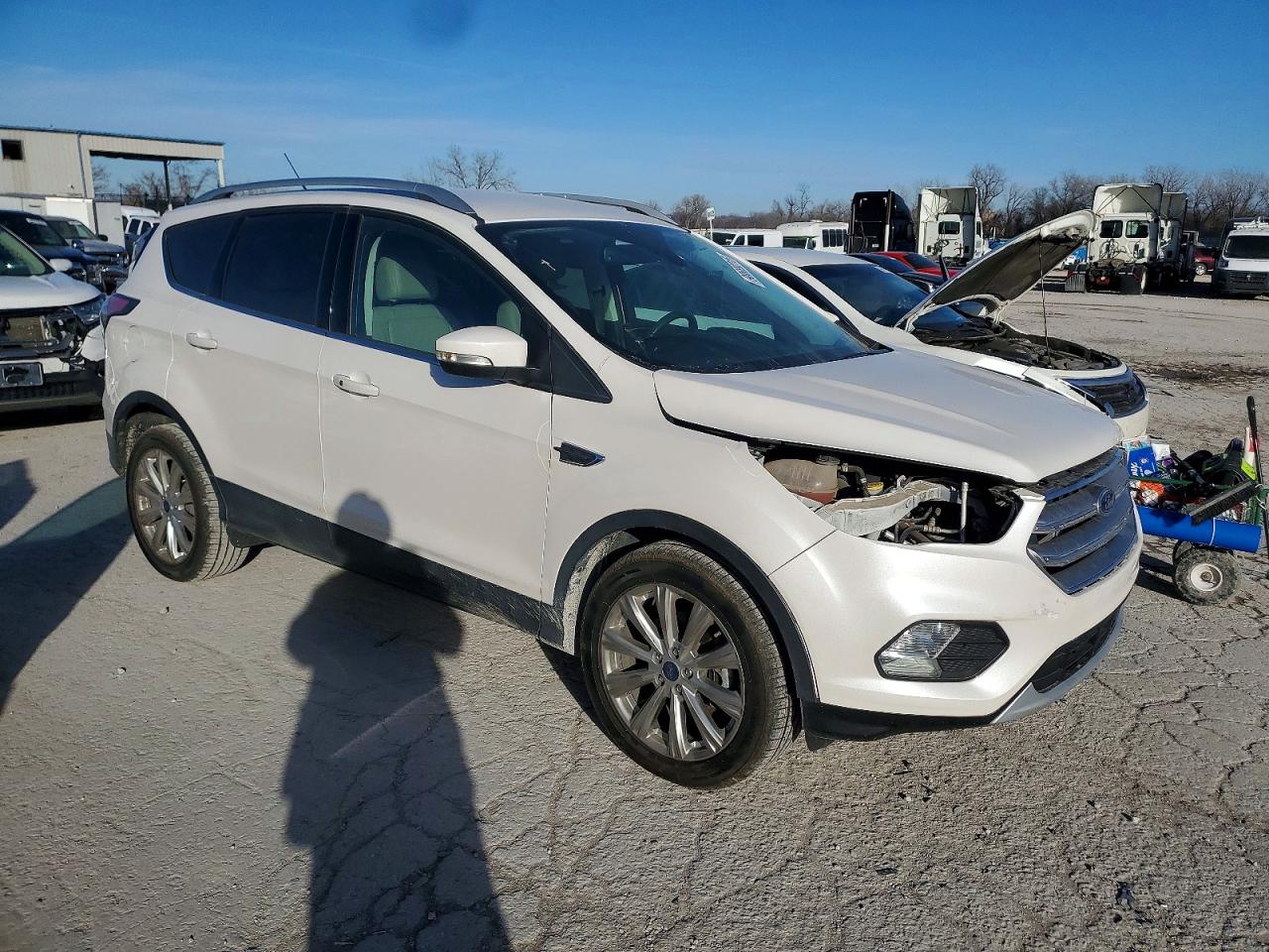 2017 FORD ESCAPE TITANIUM photo 4