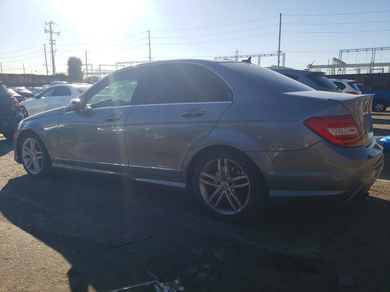 2013 MERCEDES-BENZ C 250 photo 2