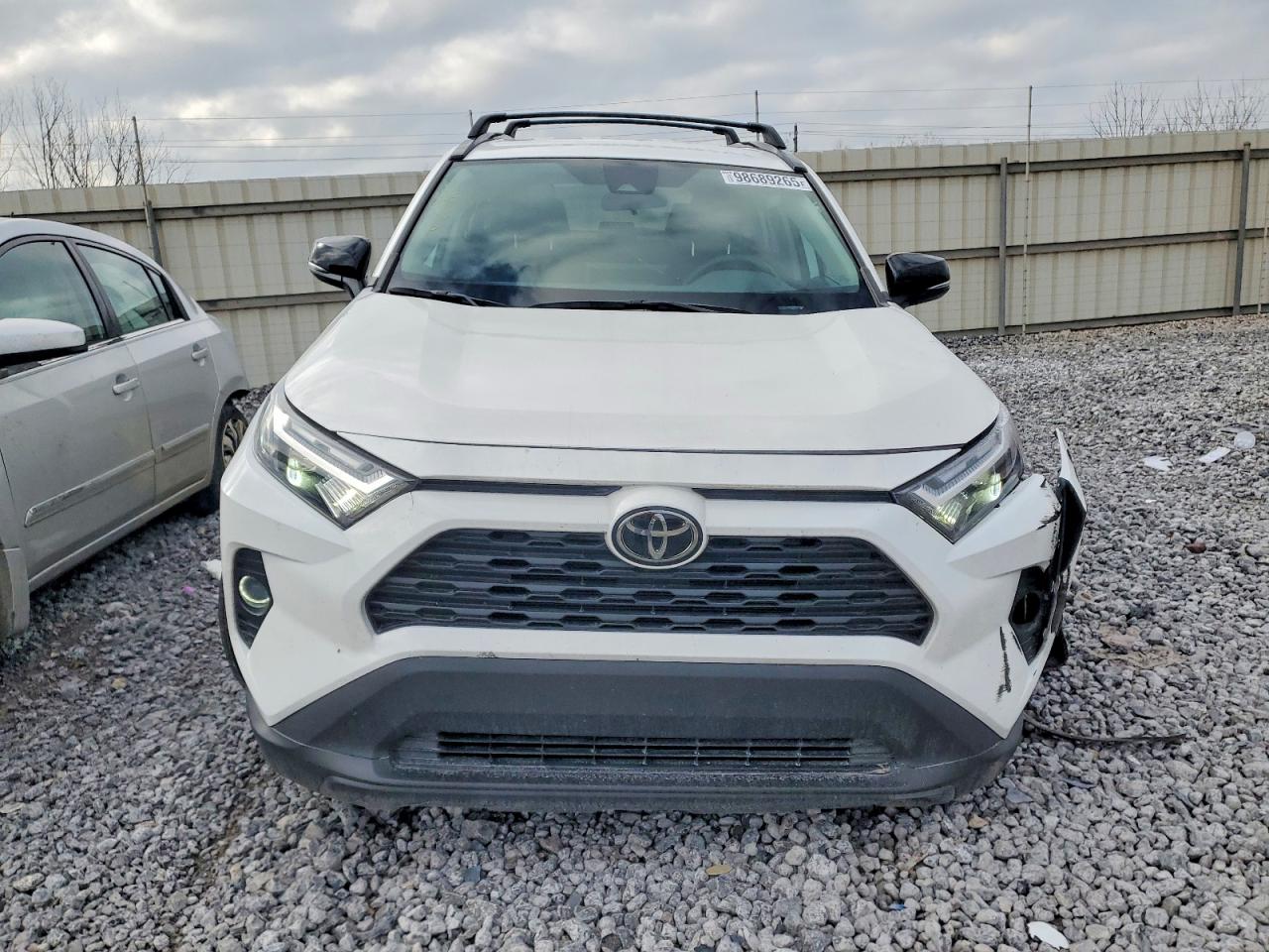 2025 TOYOTA RAV4 XLE photo 5
