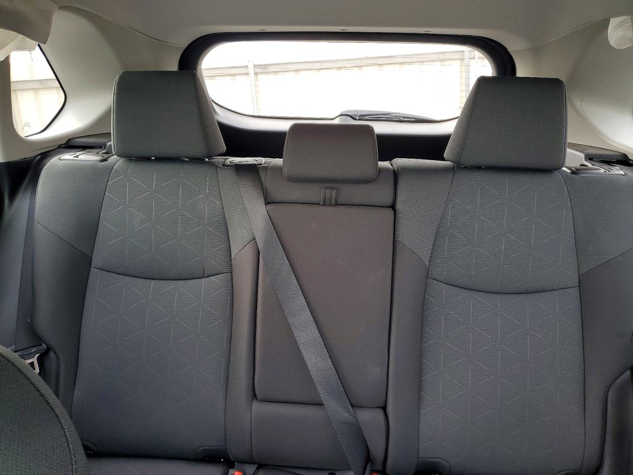 2025 TOYOTA RAV4 XLE photo 10