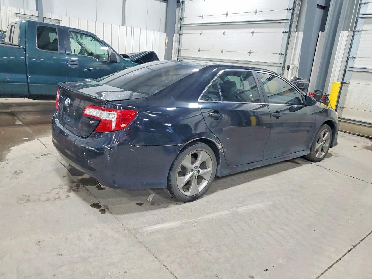 2012 TOYOTA CAMRY BASE photo 3