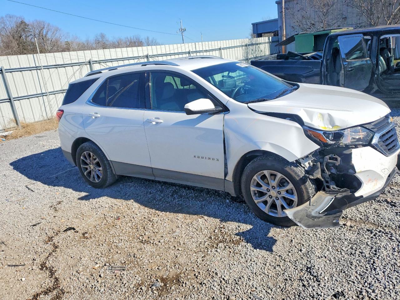 2019 CHEVROLET EQUINOX LT photo 4