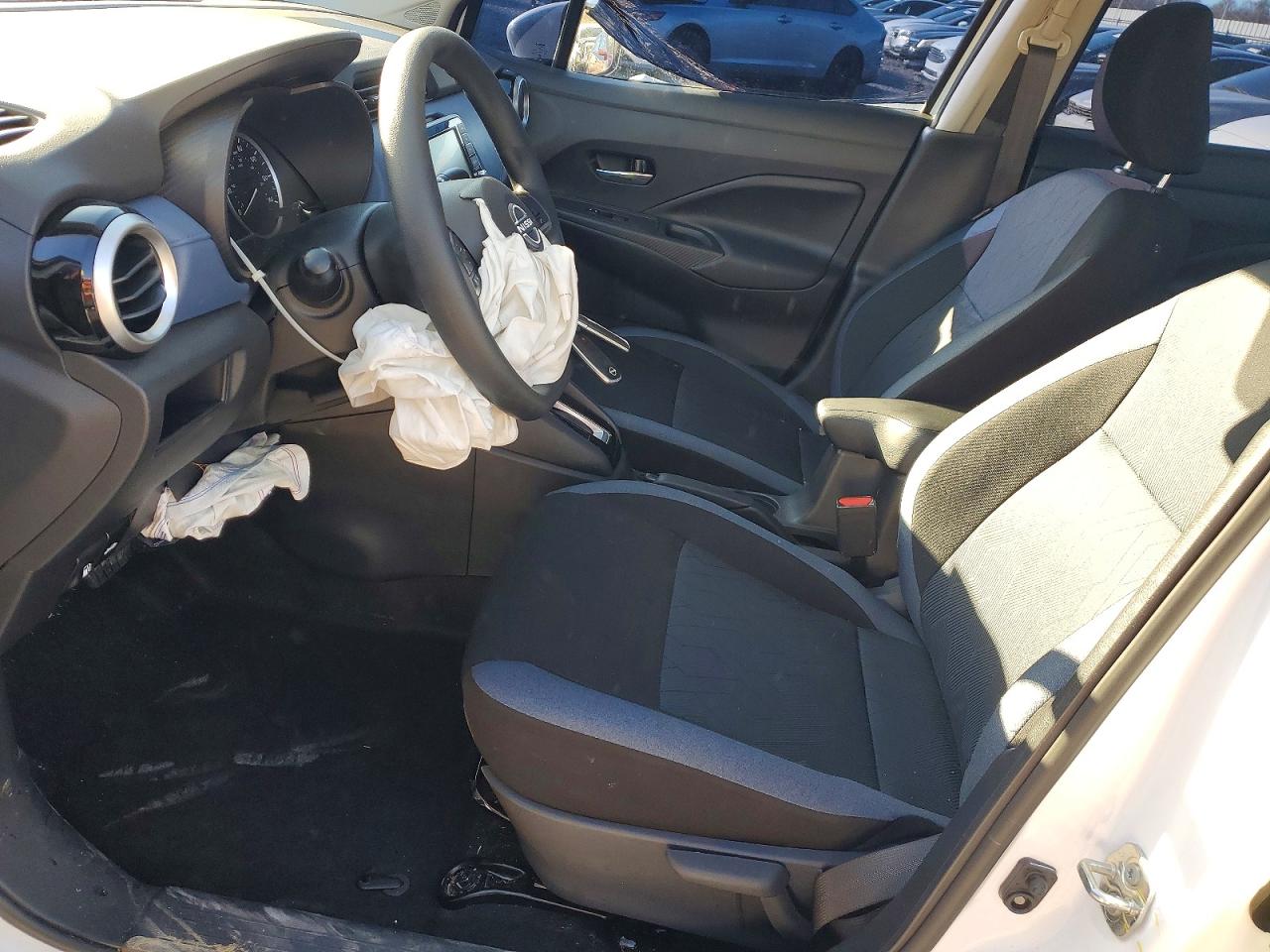 2025 NISSAN VERSA SV photo 7