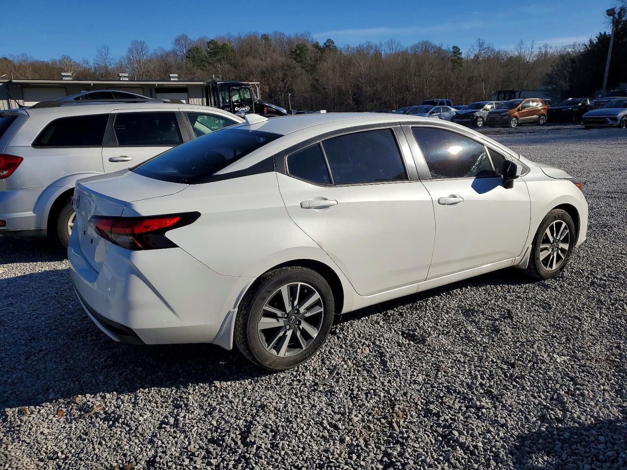 2025 NISSAN VERSA SV photo 3