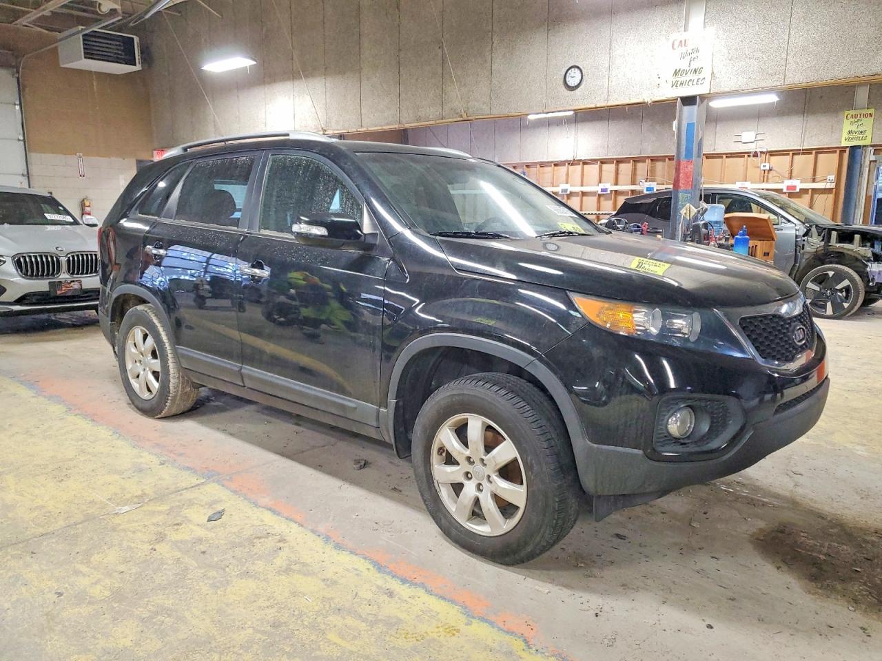 2013 KIA SORENTO LX photo 4