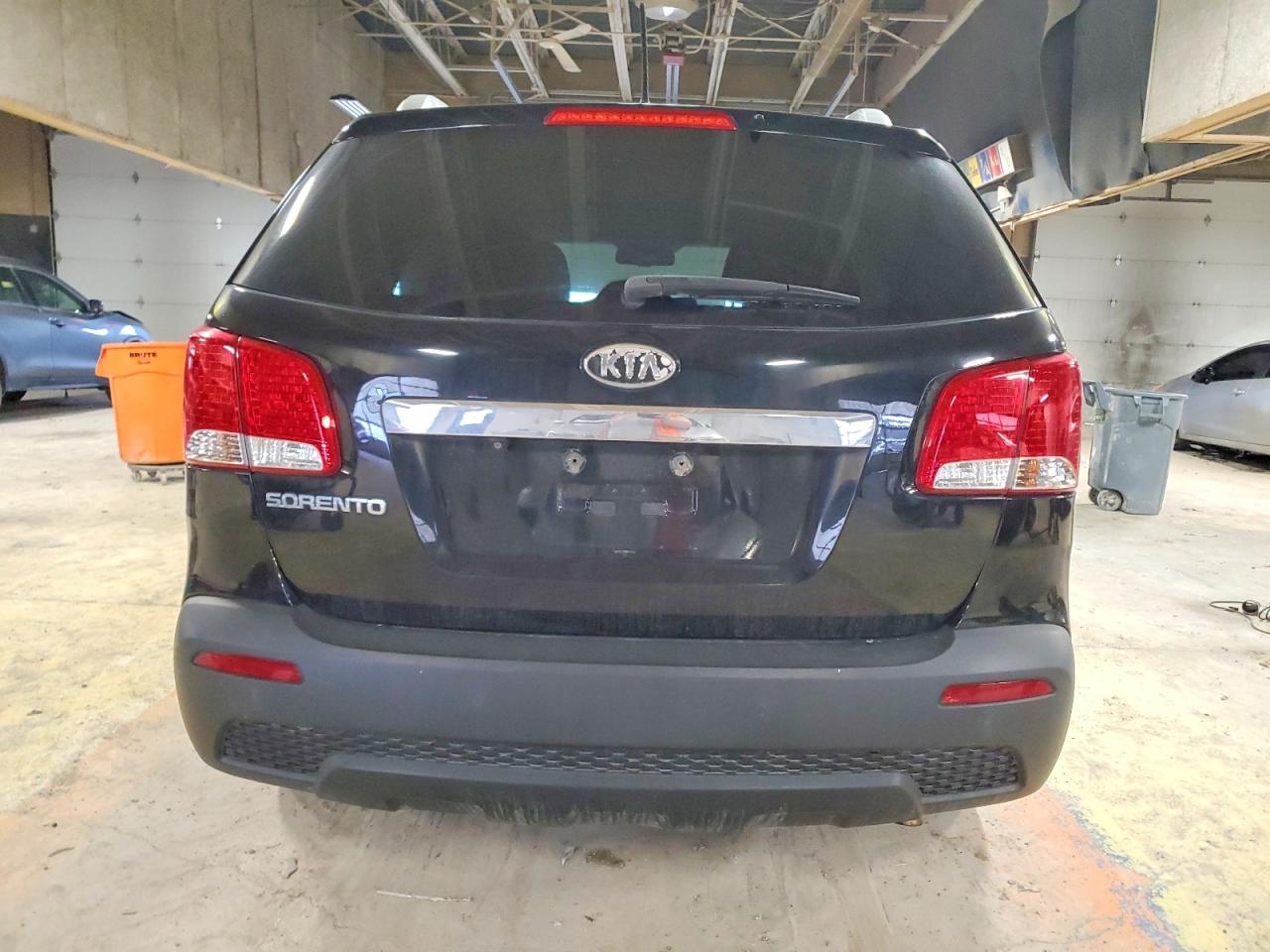 2013 KIA SORENTO LX photo 6
