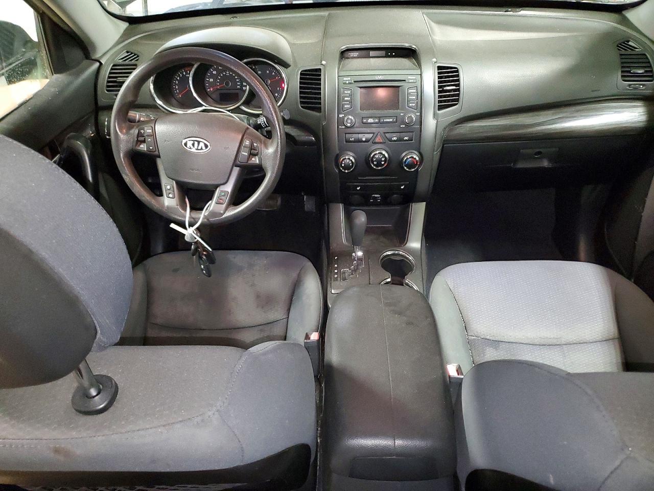 2013 KIA SORENTO LX photo 8
