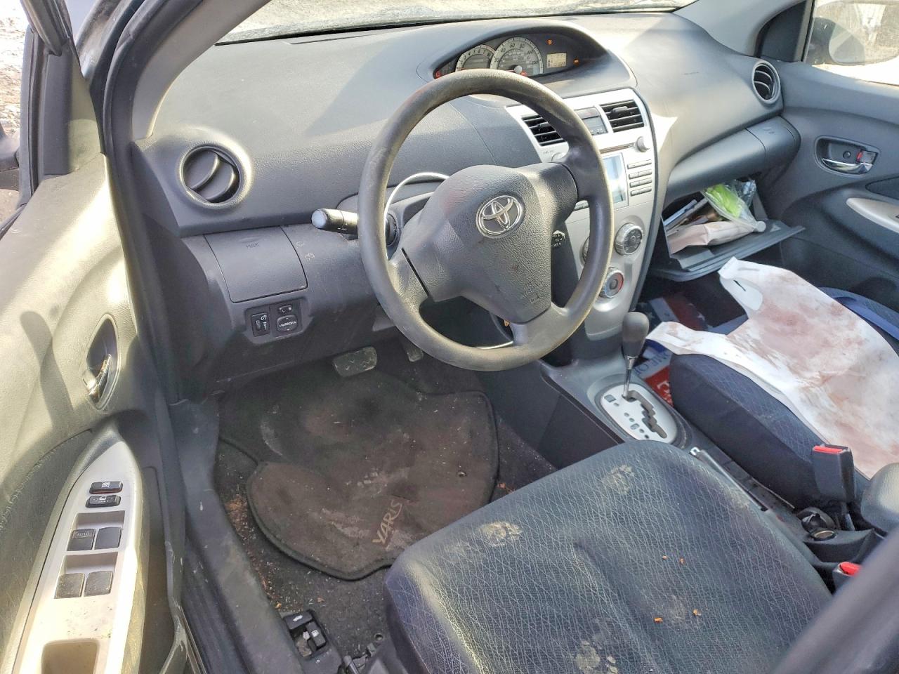 2008 TOYOTA YARIS photo 8