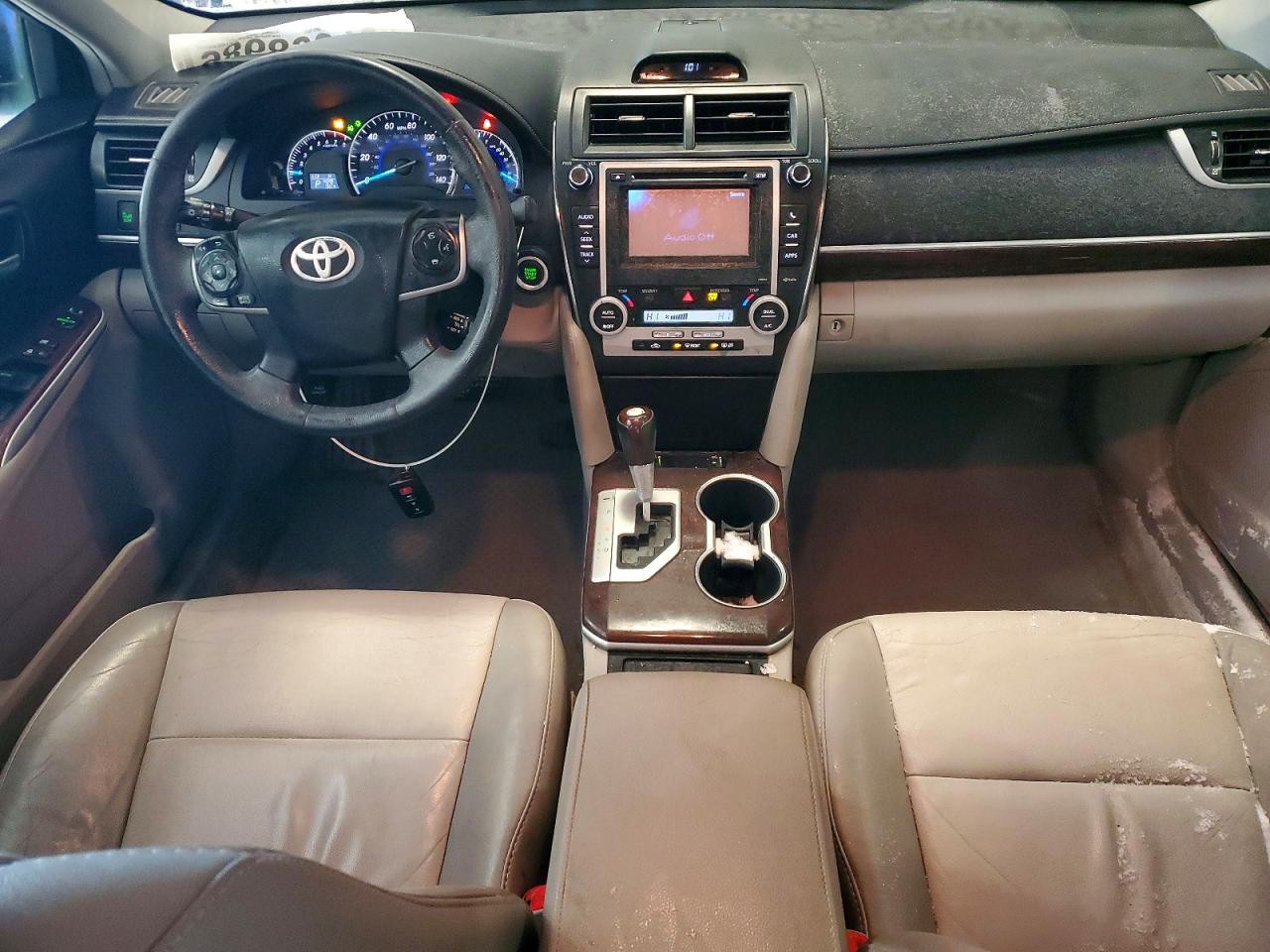 2013 TOYOTA CAMRY SE photo 8
