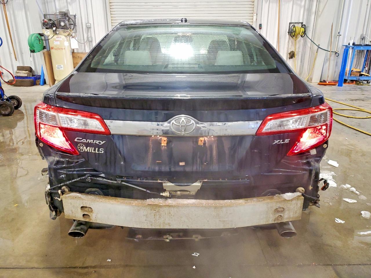 2013 TOYOTA CAMRY SE photo 6