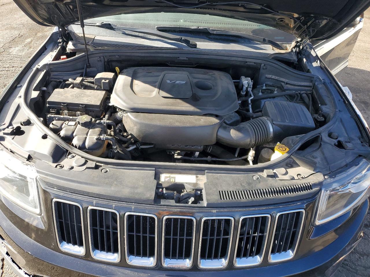 2016 JEEP GRAND CHEROKEE LAREDO photo 12