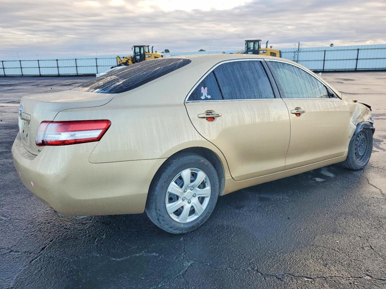 2011 TOYOTA CAMRY BASE photo 5