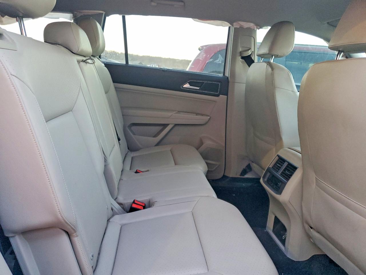 2018 VOLKSWAGEN ATLAS SE photo 11