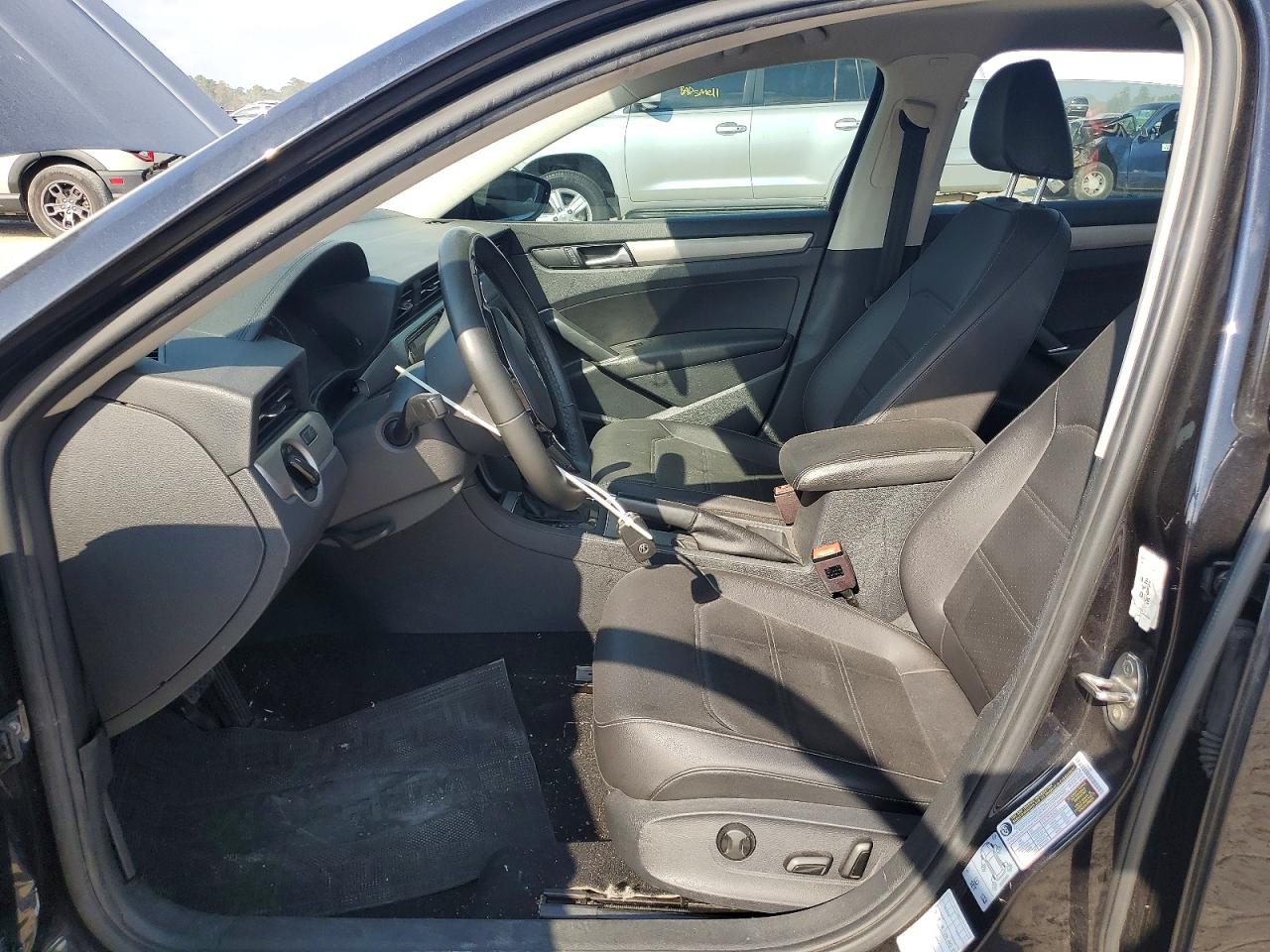 2021 VOLKSWAGEN PASSAT SE photo 7