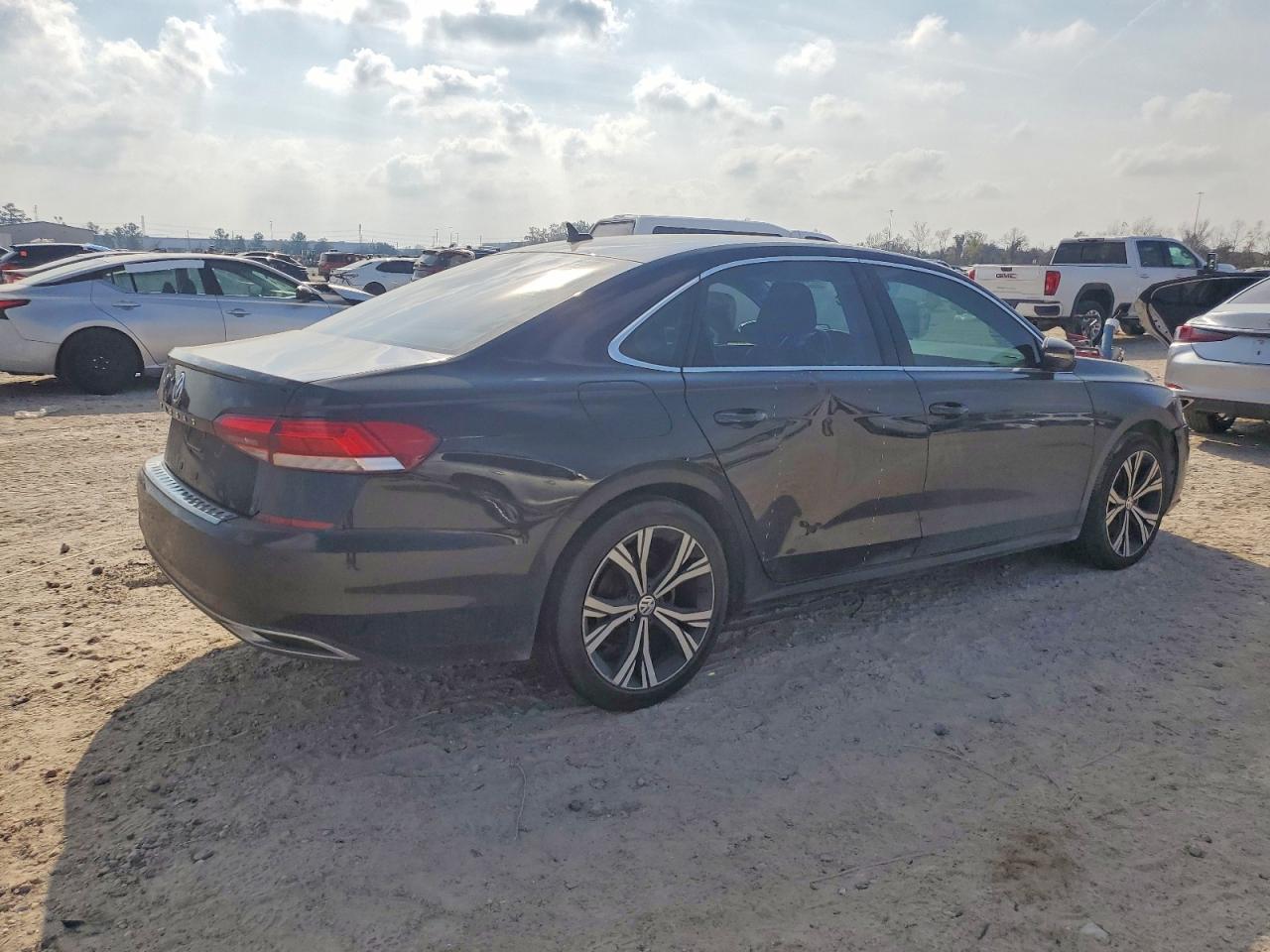 2021 VOLKSWAGEN PASSAT SE photo 3