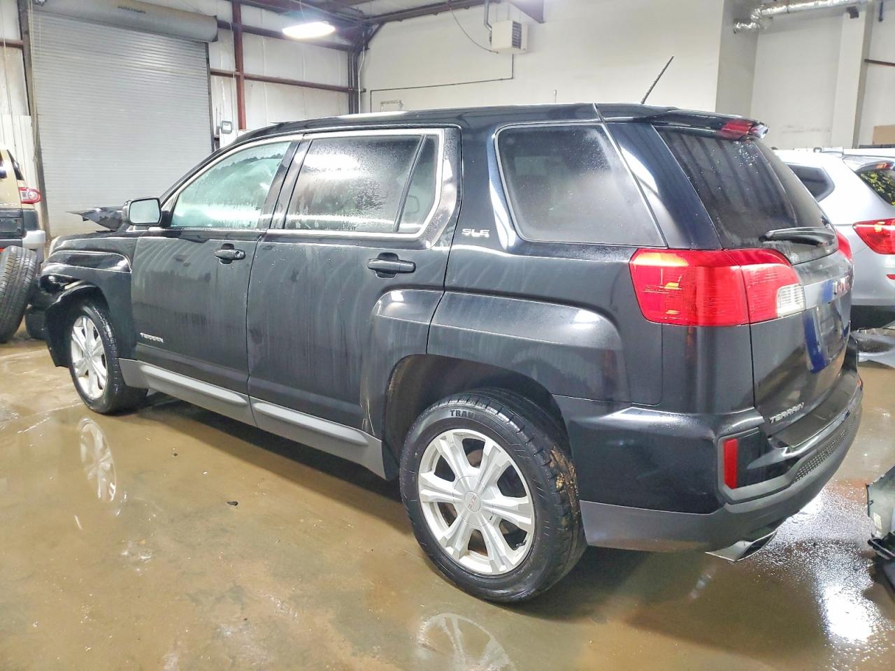 2017 GMC TERRAIN SLE photo 2