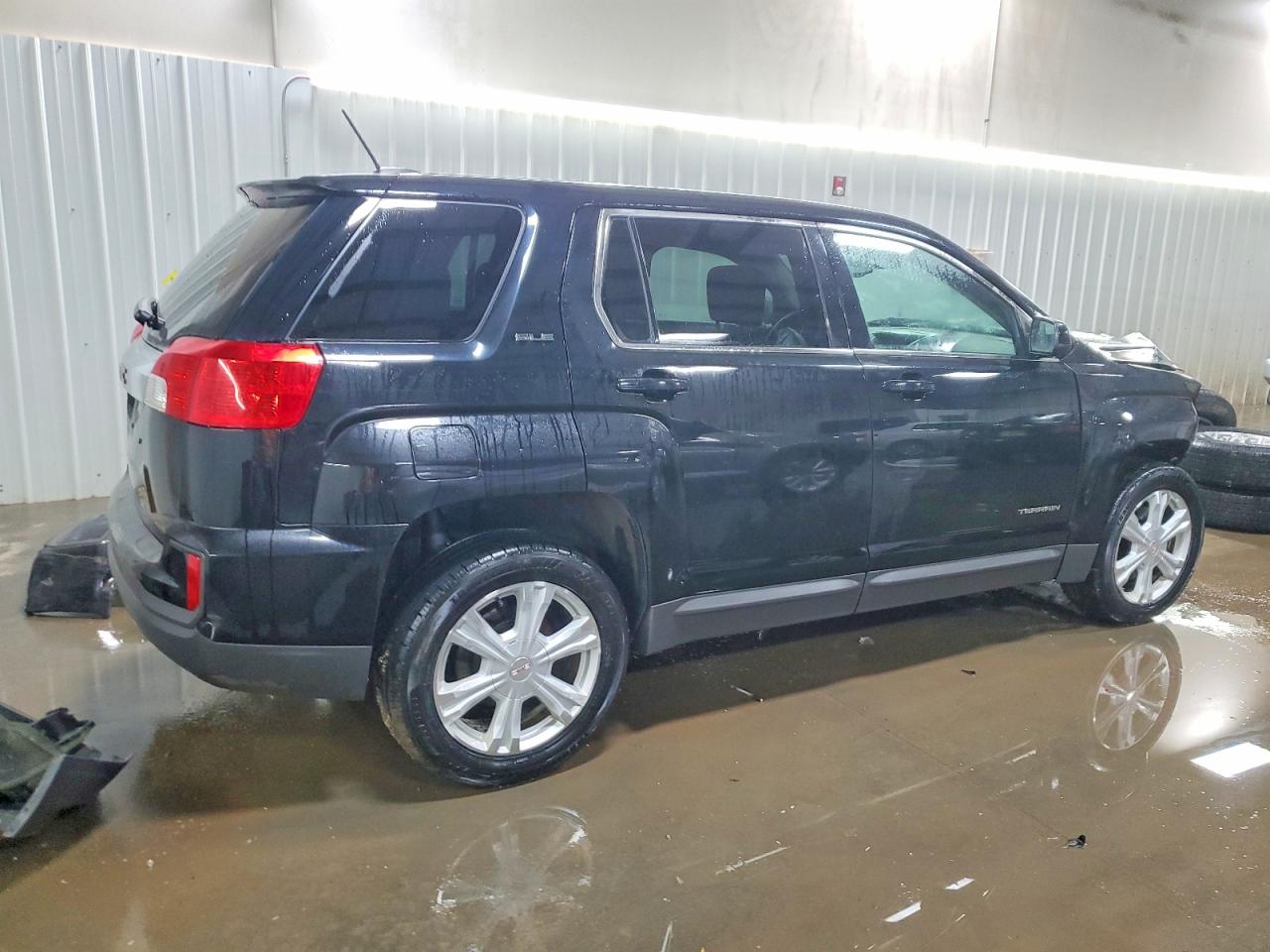 2017 GMC TERRAIN SLE photo 3