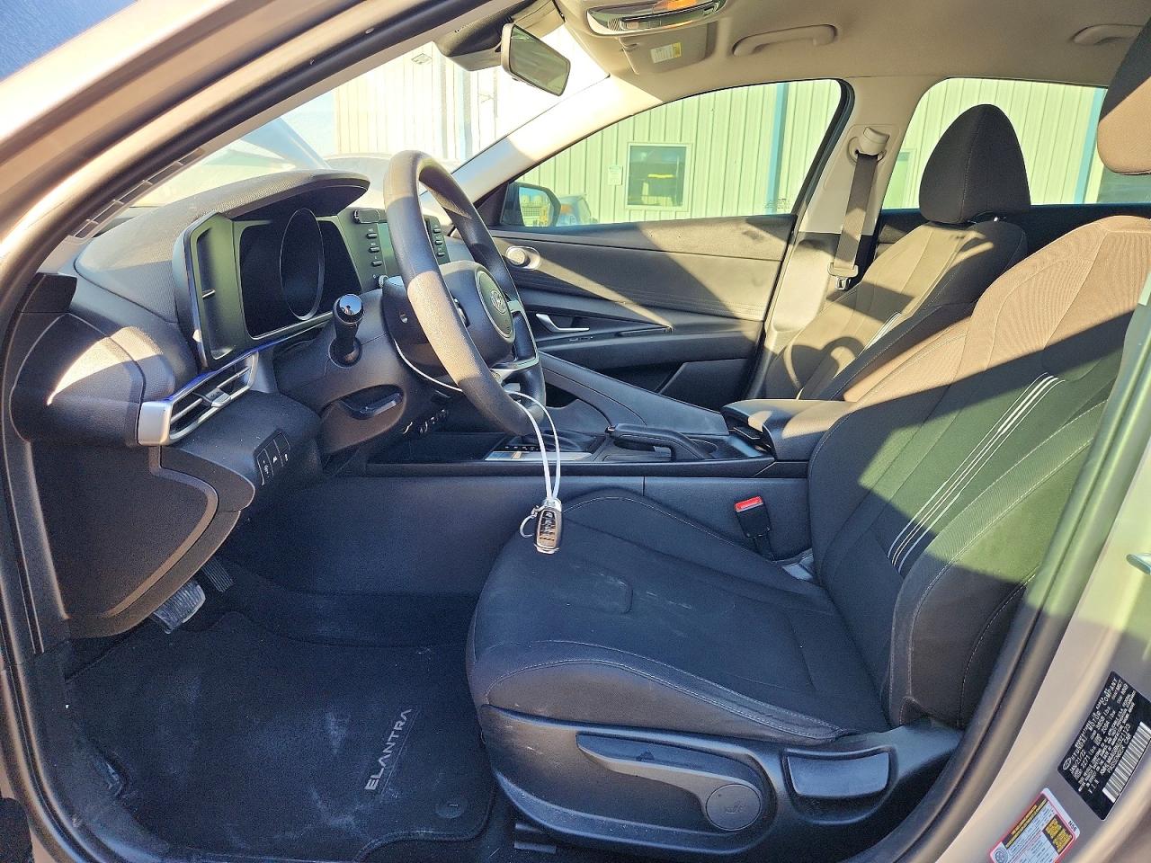 2022 HYUNDAI ELANTRA SEL photo 7