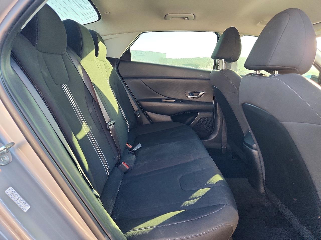 2022 HYUNDAI ELANTRA SEL photo 10
