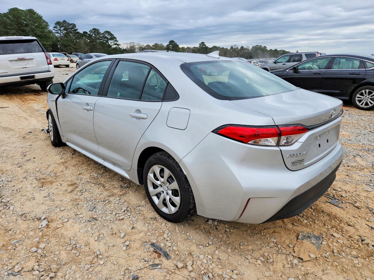 2024 TOYOTA COROLLA LE photo 2