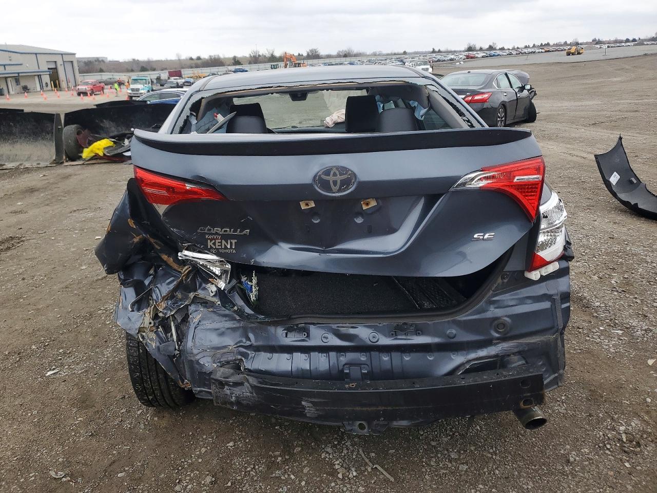 2017 TOYOTA COROLLA L photo 6