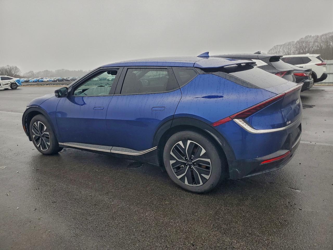 2024 KIA EV6 LIGHT photo 2