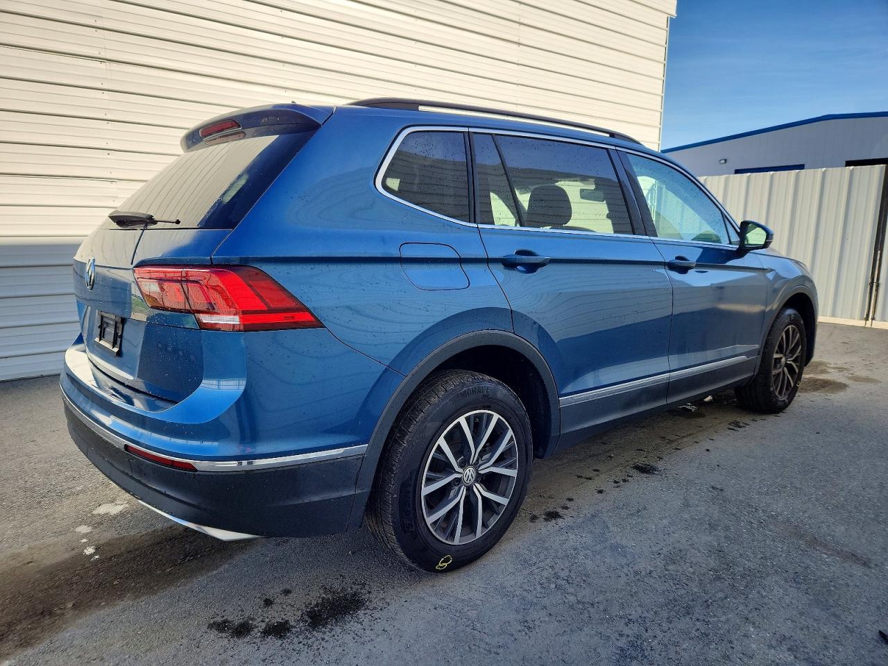 2020 VOLKSWAGEN TIGUAN SE photo 3