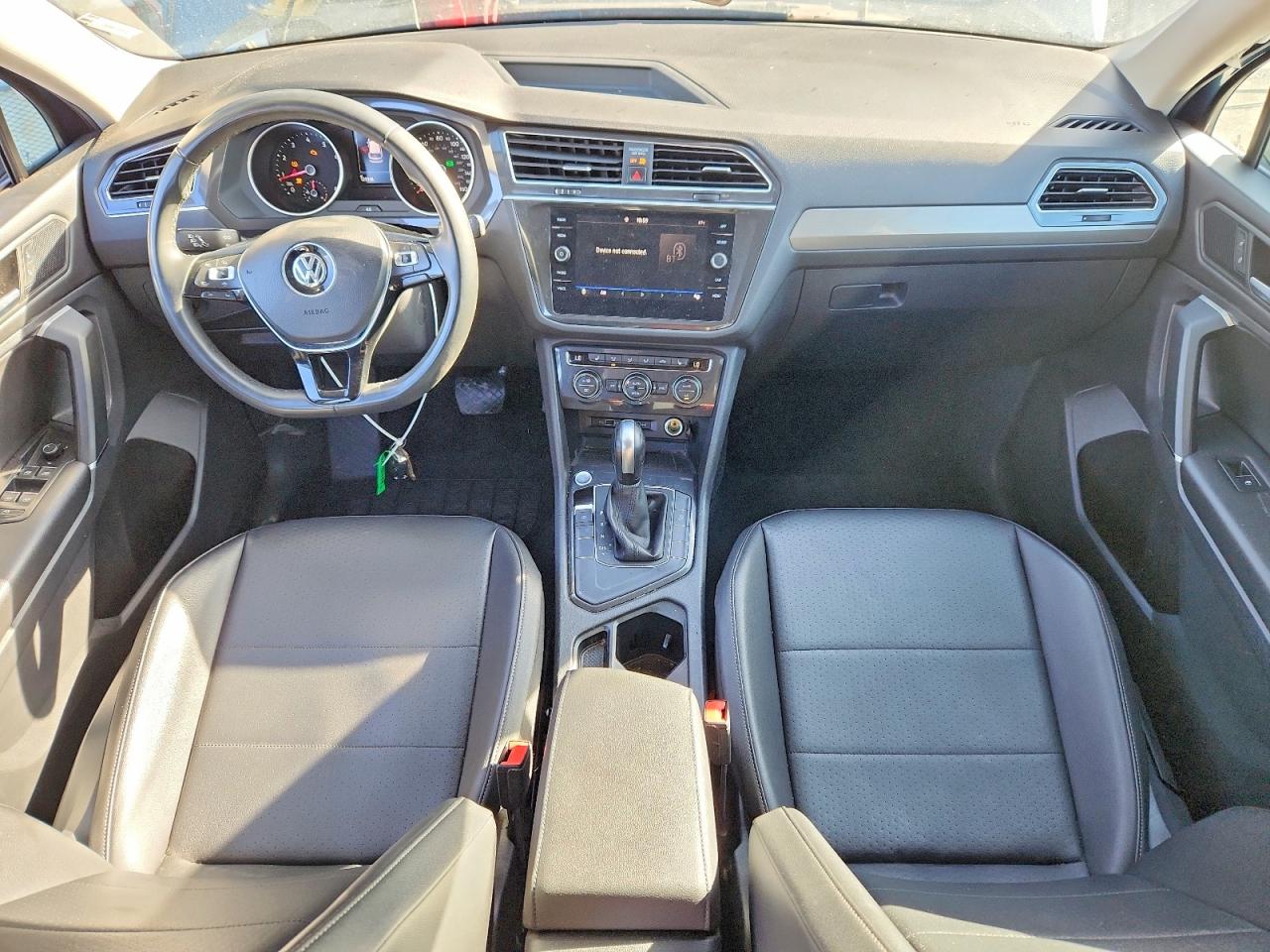 2020 VOLKSWAGEN TIGUAN SE photo 8