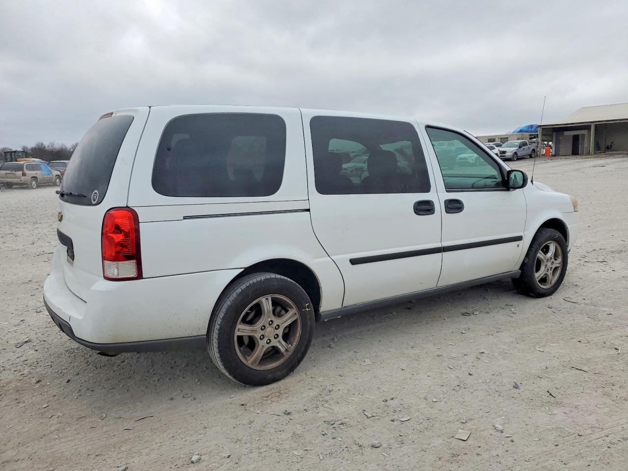 2008 CHEVROLET UPLANDER LS photo 3
