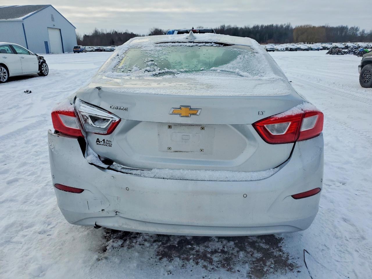 2017 CHEVROLET CRUZE LT photo 6