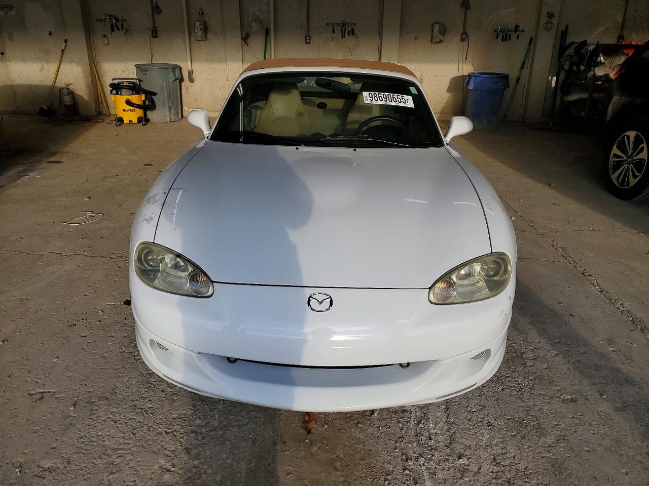 2002 MAZDA MX-5 MIATA BASE photo 5