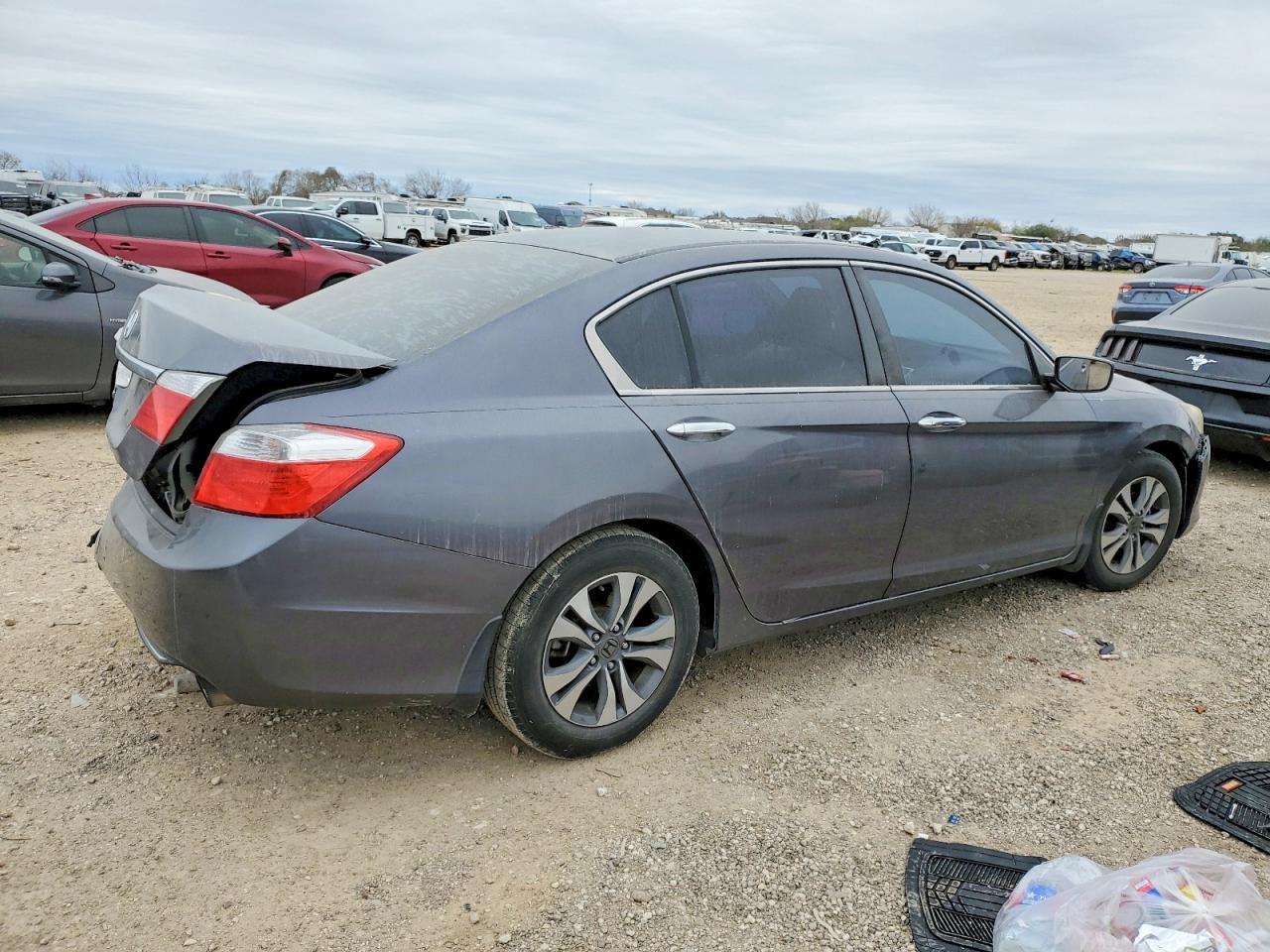 2015 HONDA ACCORD LX photo 3