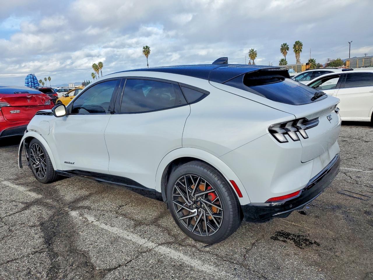 2022 FORD MUSTANG MACH-E GT photo 2